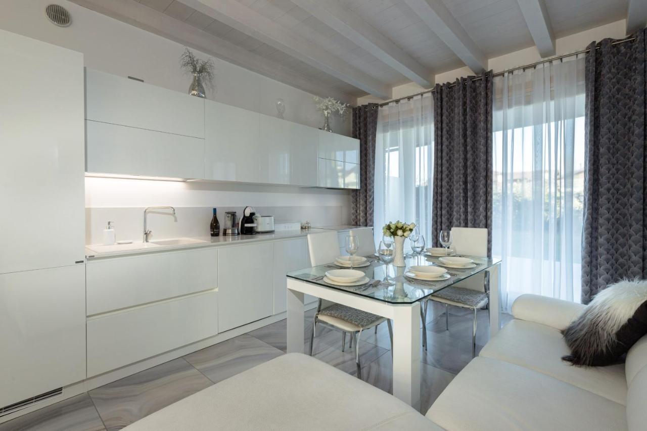 סירמיונה Apartment Blue Laguna מראה חיצוני תמונה